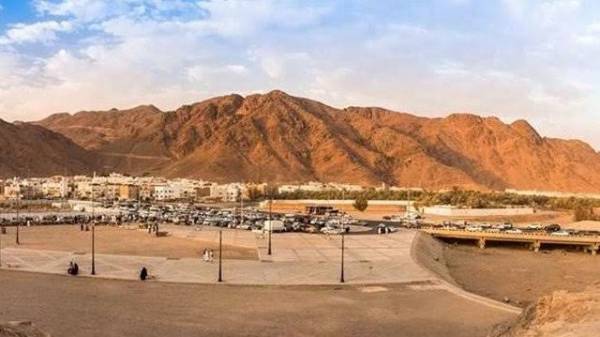 Menapak Jejak Perang dan Makam Sahabat Nabi di Gunung Uhud