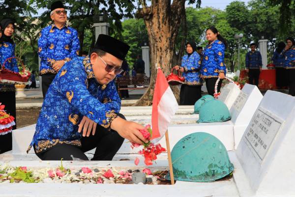 Jelang Hari KORPRI Tahun 2024, Begini Suasana Ziarah di Makam Tiga Tokoh Pahlawan Bangsa