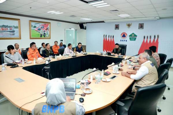 Pusat dan Daerah Kompak Tangani Banjir Dingin Semeru dan Tanah Longsor di Lumajang