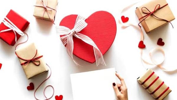 8 Ide Hadiah Valentine yang Berkesan untuk Membuat Pasangan Makin Cinta