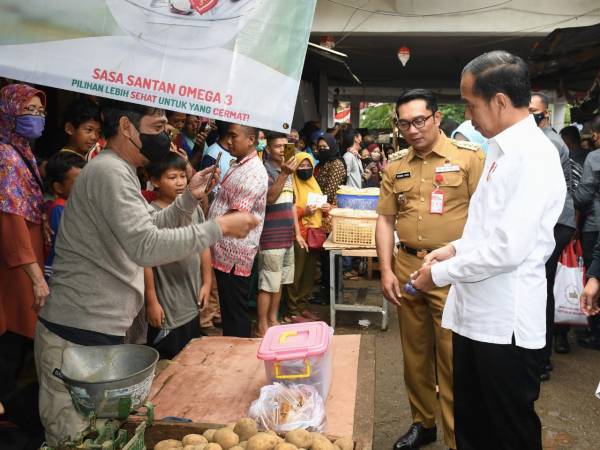 Jokowi Tegaskan Pelarangan Penjualan Rokok Batangan untuk Kesehatan Masyarakat