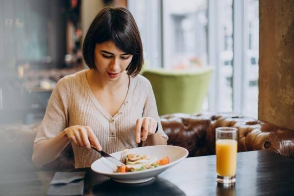 Benarkah Cara Makan Bisa Mengungkap Karakter Seseorang?