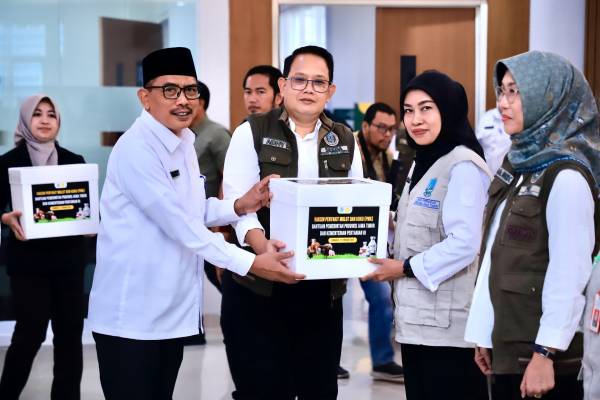 Pemprov Jatim Distribusikan Bantuan 870.000 Dosis Vaksin PMK Ke 38 Kabupaten dan Kota