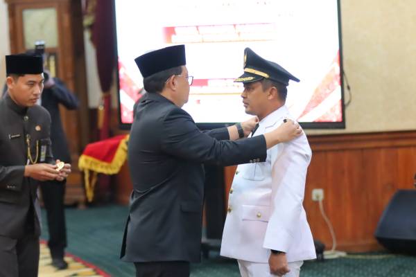 Pj Gubernur Jatim Resmi Lantik Adi Wibowo Sebagai Wali Kota Pasuruan