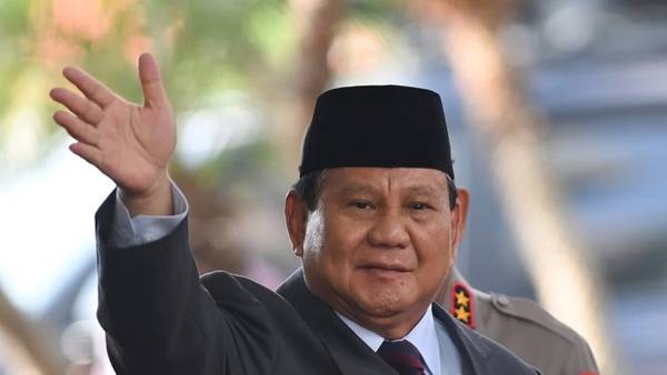 Prabowo Mengajak Warga Sambut Natal dengan Semangat Baru Menuju Indonesia Emas