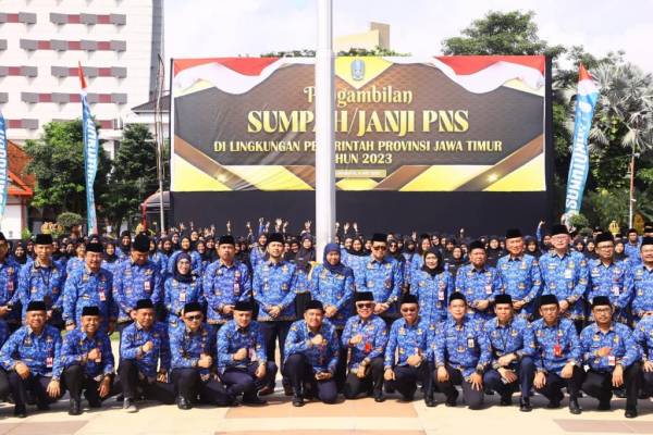 1.450 PNS Pemprov Jatim Diambil Sumpah Jabatan