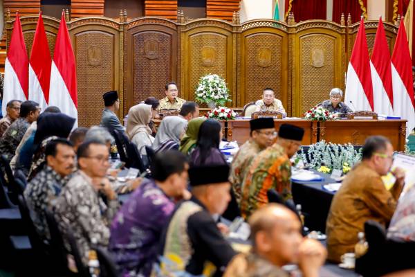 Pemprov Jatim Rapat Bersama Banggar DPR-RI