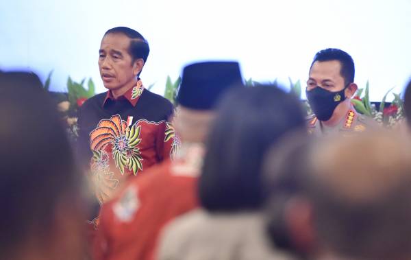 Jokowi Panggil Jajaran Polri ke Istana, Ada Apa?