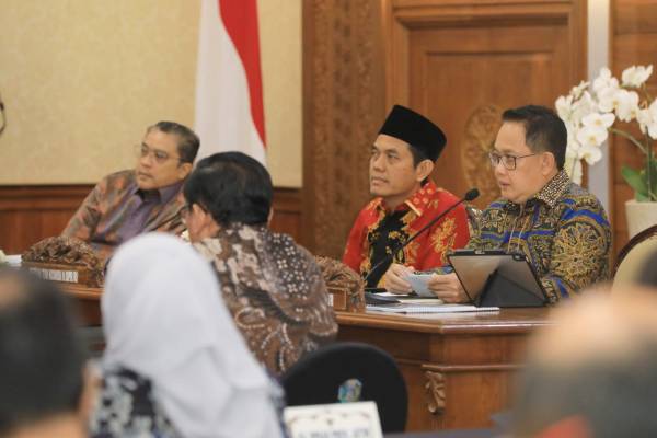 Komisi II DPR RI Sambangi Pemprov Jatim