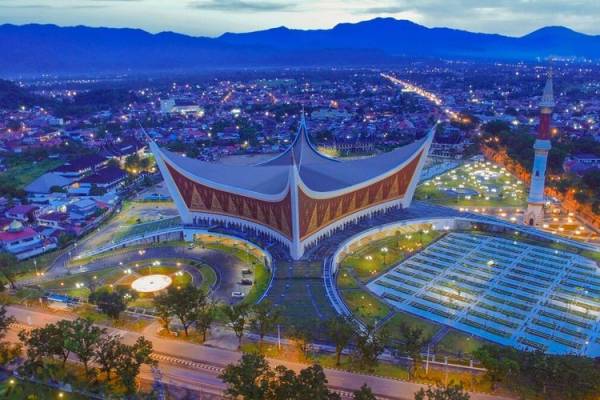 Pesona 5 Masjid Megah dan Unik di Indonesia yang Wajib Dikunjungi