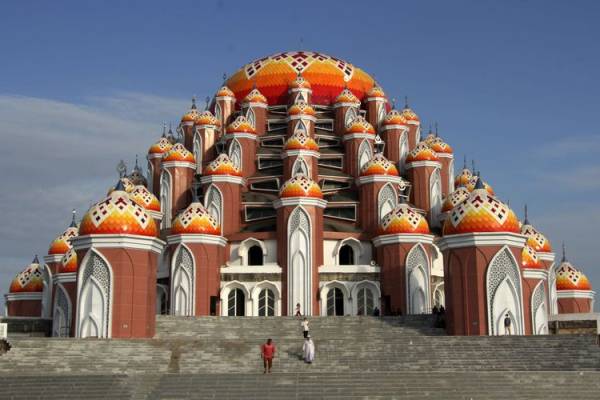 Keindahan Arsitektur Masjid-Masjid Unik di Indonesia