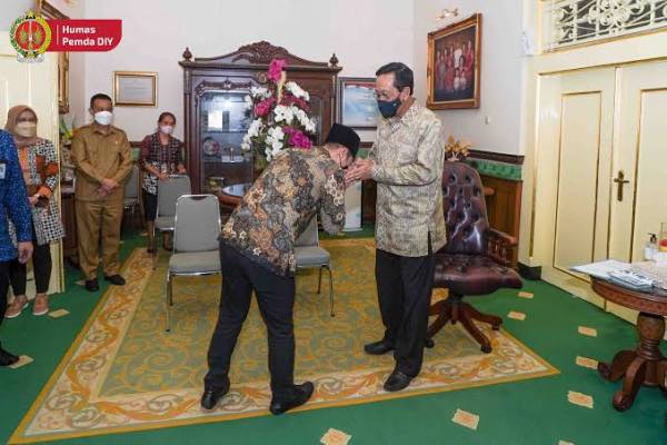 Gubernur DIY Hadiahkan Pusaka untuk Kabupaten Trenggalek