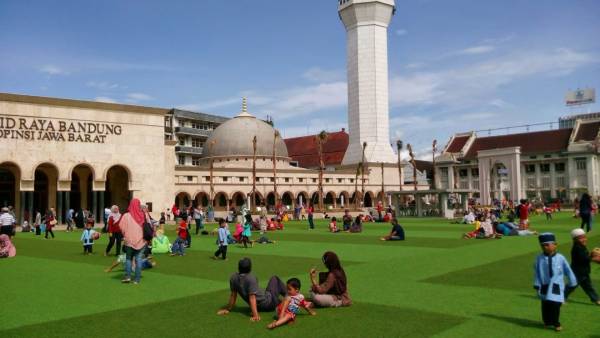 7 Tempat Ngabuburit Seru di Bandung yang Wajib Dikunjungi