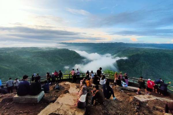 Menjelajahi Keindahan Kebun Buah Mangunan: Negeri di Atas Awan di Bantul