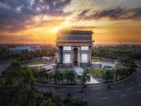 Simpang Lima Gumul, Monumen Simbol Sejarah dari Kediri